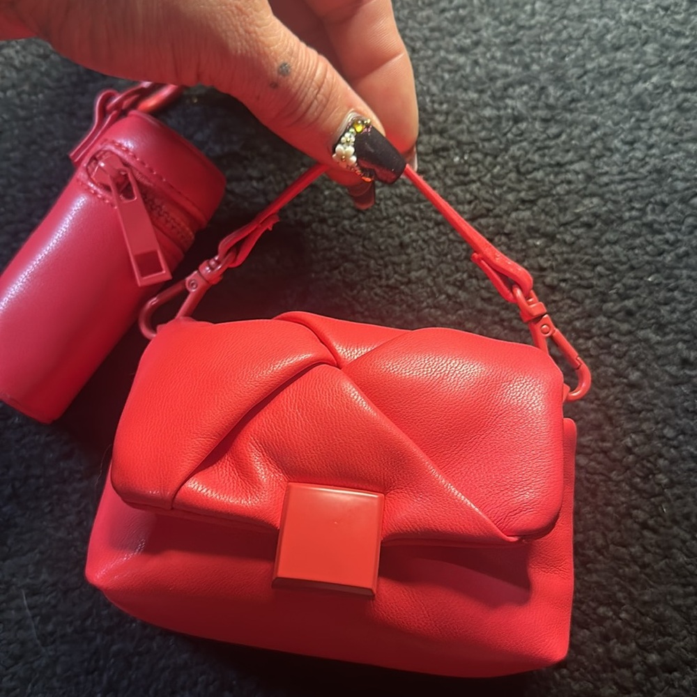 Tiny Fun Red Accessory Duo - Picture 6 of 6